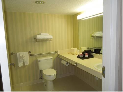 Building Photo - Lorain Studio Suites