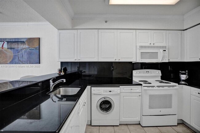 Building Photo - 2501 S Ocean Dr