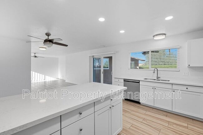 Building Photo - 821 N 87th Pl
