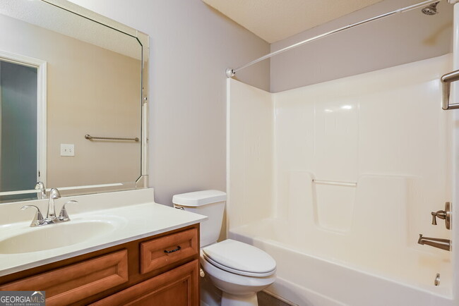 Building Photo - 256 Raleigh Way