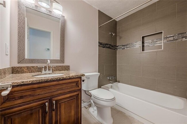 Building Photo - 2491 Redfield Dr