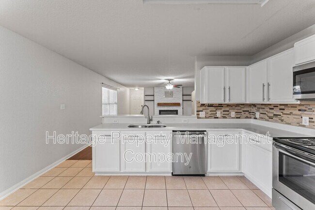 Building Photo - 10926 Acorn Canyon