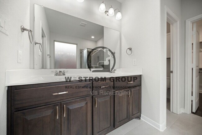 Building Photo - 1036 Cushing Dr