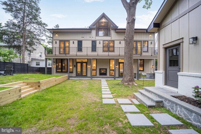 Building Photo - 4428 Albemarle St NW