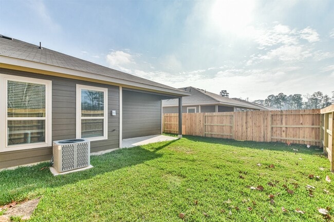 Building Photo - 9800 Grosbeak Ln