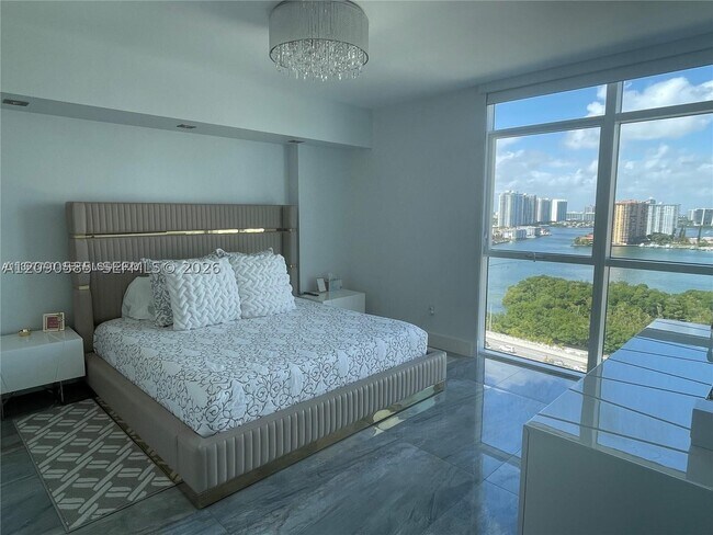 Building Photo - 400 Sunny Isles Blvd