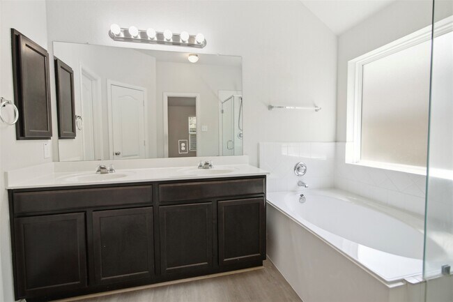 Building Photo - 40330 Bay Warbler Wy