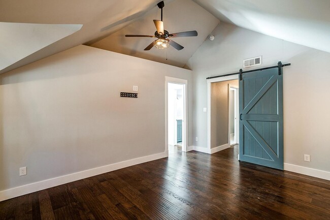 Building Photo - Amazingly Remodeled 1916 Home Located in N...