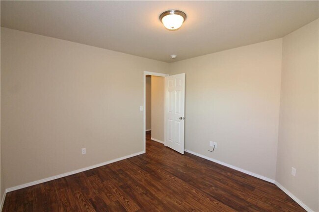 Building Photo - 601 Lasso Ln