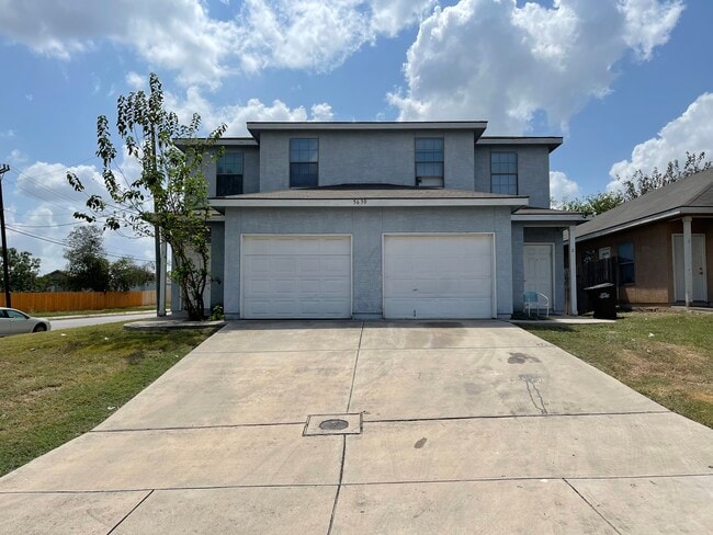 Building Photo - Townhome for rent