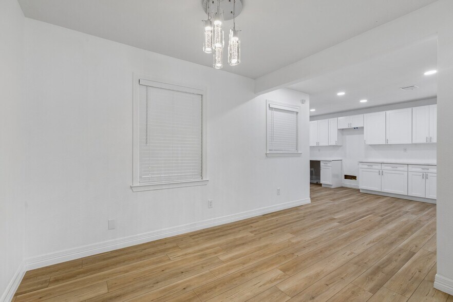 Building Photo - 6315 Thrush Dr