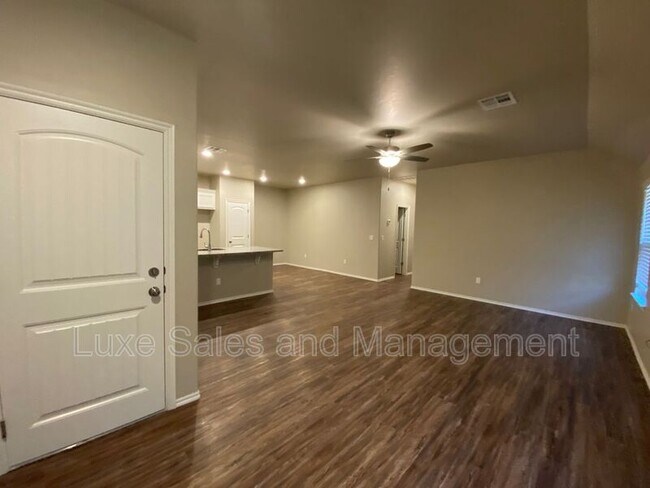 Building Photo - 10910 NW 119th St