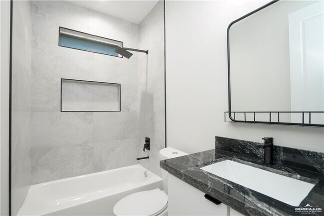 Building Photo - 16 Garman St