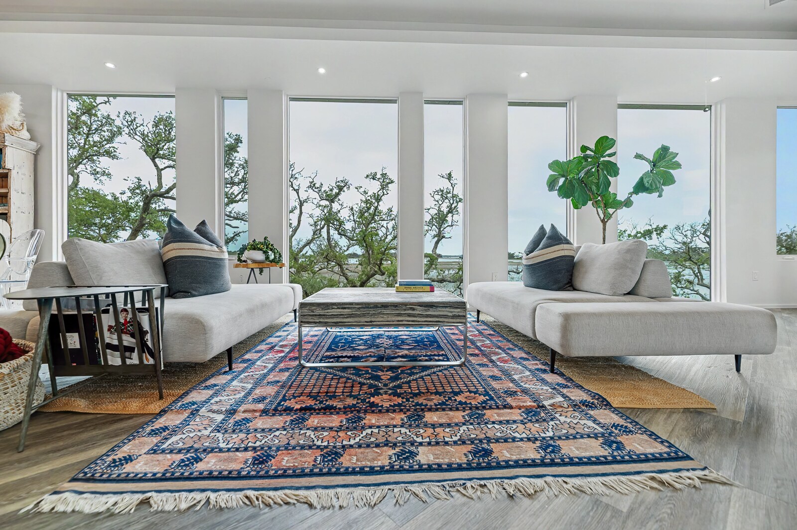 Living Area - 2179 Sol Legare Rd