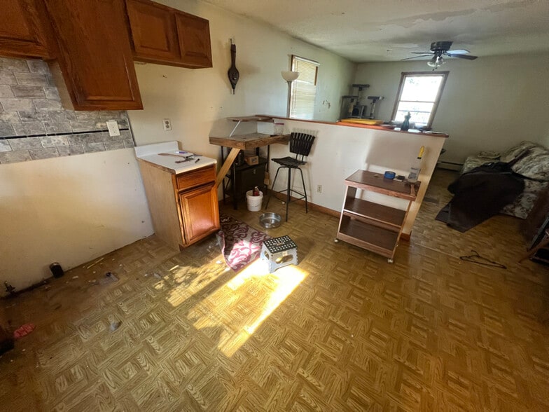 Building Photo - 8015 Colonial Dr