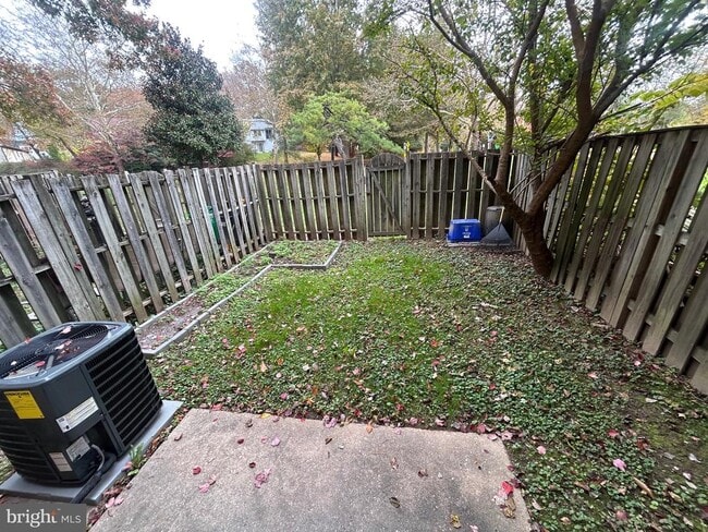 Building Photo - 7051 Knighthood Ln