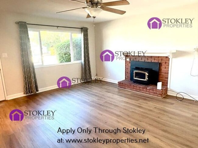 Building Photo - 1875 Queens Rd