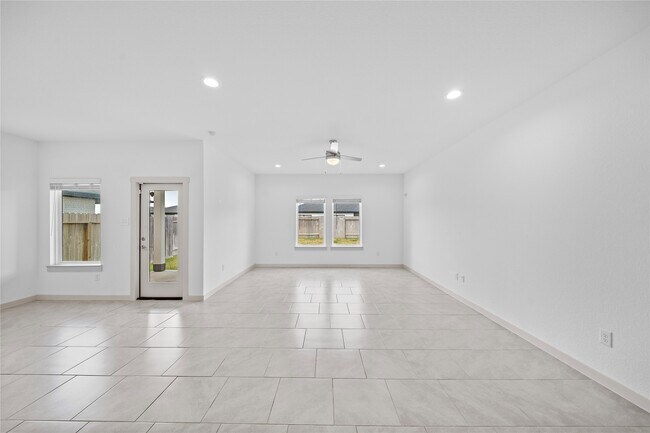 Building Photo - 29507 Krus Hill Ln