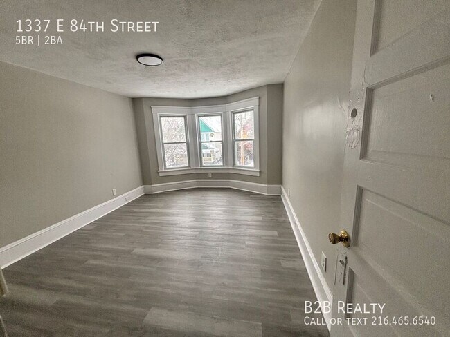 Building Photo - 1337 E 84th St