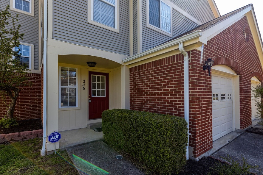 Building Photo - 206 Glenwood Ave