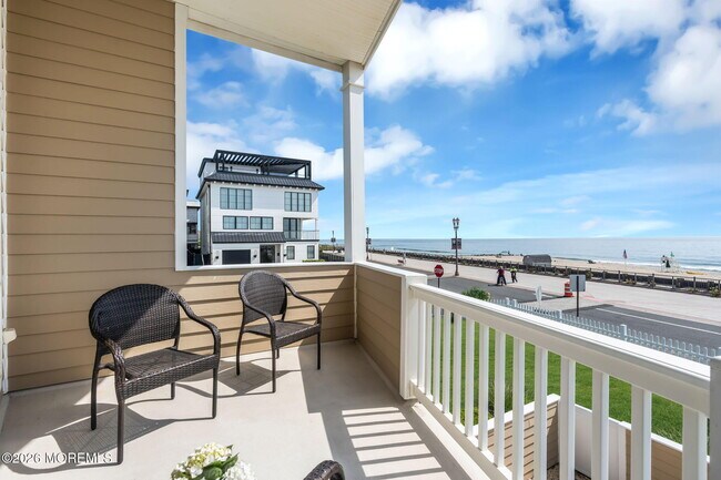 Building Photo - 152 Ocean Ave N