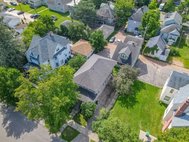 Building Photo - Click the “Apply Now” button or email wapmrentals@gmail.com for a prompt response.