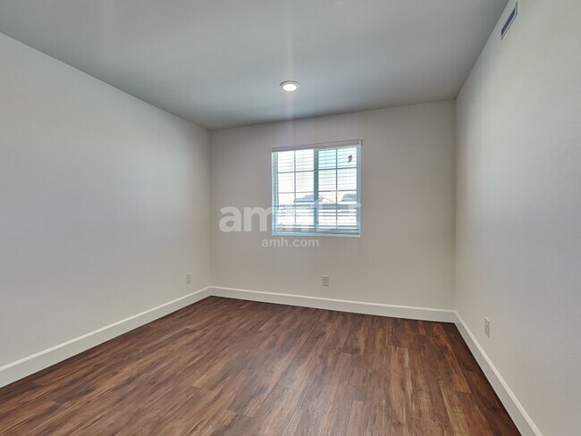 Building Photo - 2737 Fierce Star Ave