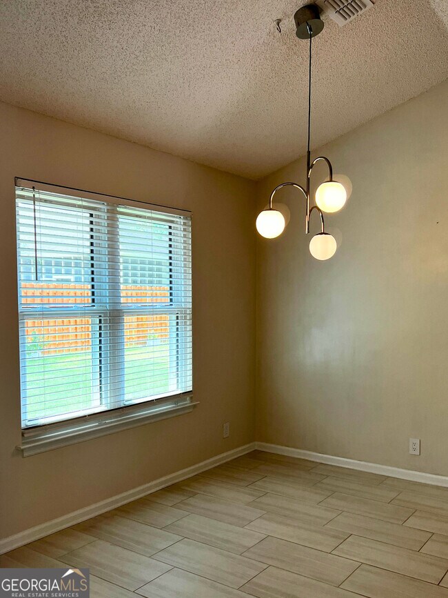 Building Photo - 403 Flamingo Dr