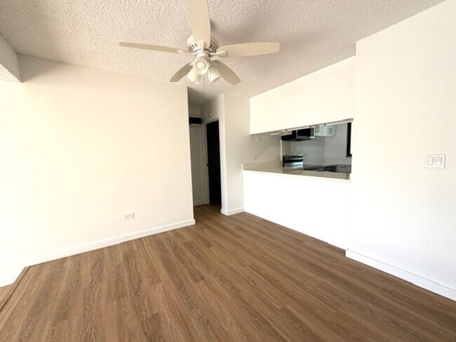 Building Photo - 1 Bedroom, 1 Bathroom, 1 Parking (Mauna Luan Hawaii Kai)