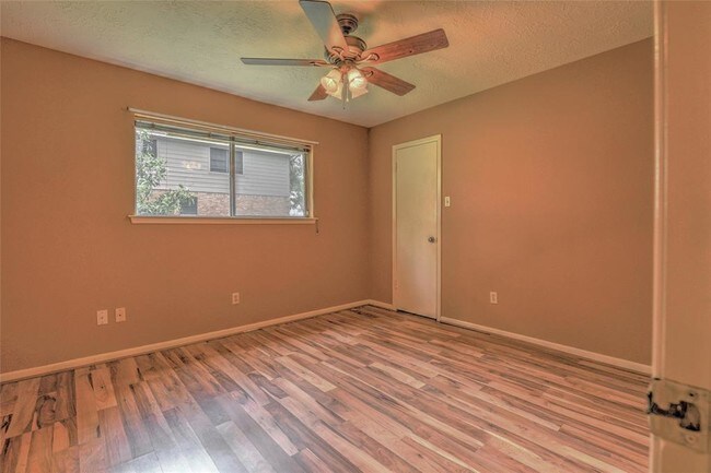 Building Photo - 5319 Windy Lake Dr