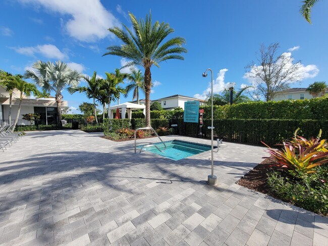 Building Photo - 5053 Grandiflora Rd