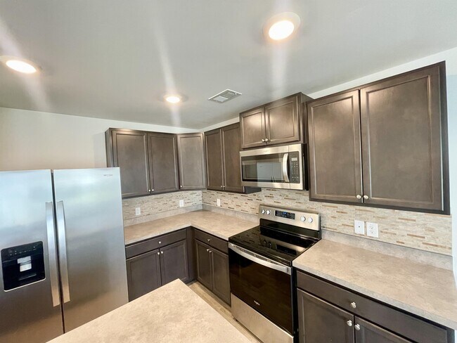 Building Photo - 108 Rosefield Ct