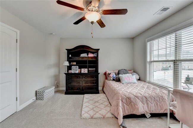 Building Photo - 5525 Nesmith Ct
