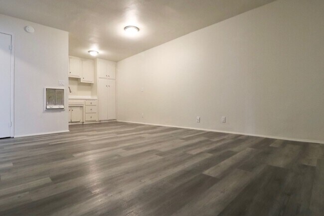 Building Photo - 241 Campbell Way