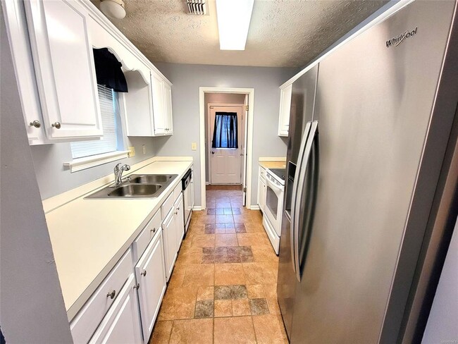 Building Photo - 3248 Meadow Walk Ln