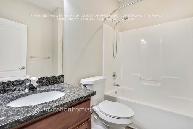 Building Photo - 805 City Park Dr