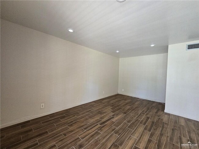 Building Photo - 33 Highland Park Ave