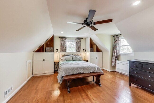 Building Photo - Coming Soon! Charming 4 Bedroom, 2 Bath Ca...