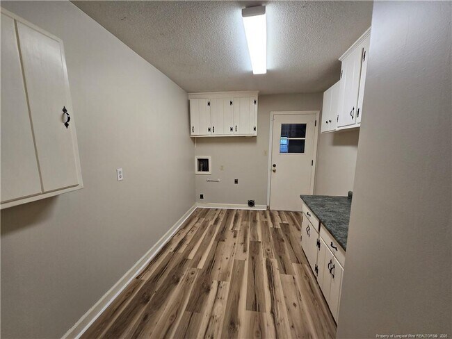 Building Photo - 9 Dixie Dr