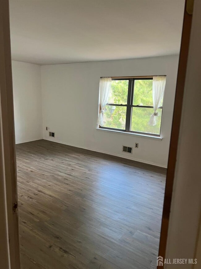 Building Photo - 304 Merrywood Dr