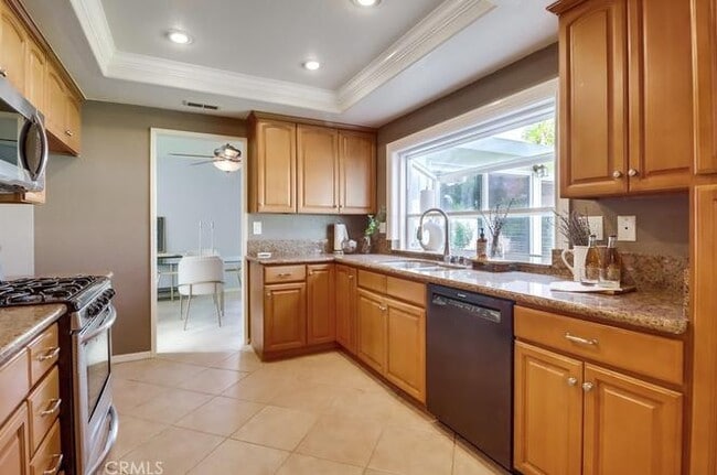 Building Photo - 9212 Sombria Rd