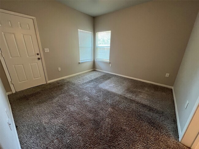 Building Photo - 2713 Ginger Ct