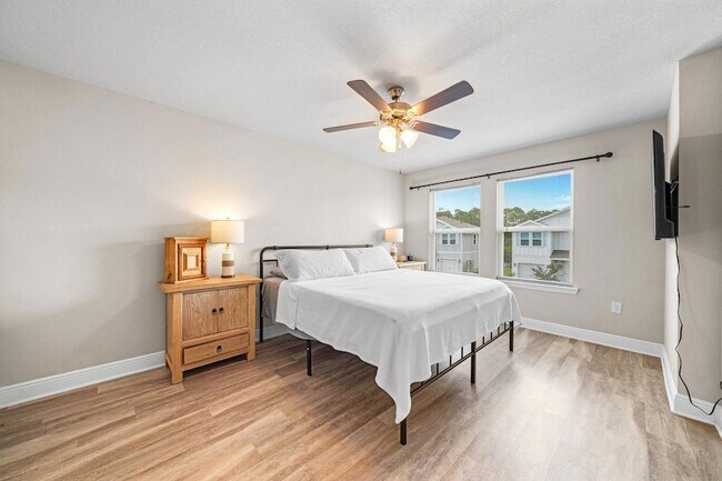 Building Photo - 64 Crossing Ln