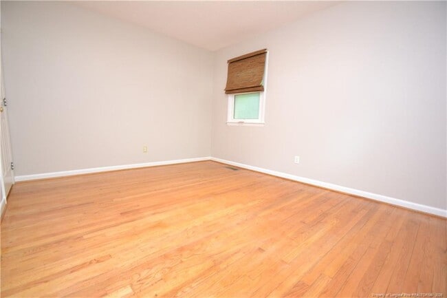 Building Photo - 806 Kingswood Dr