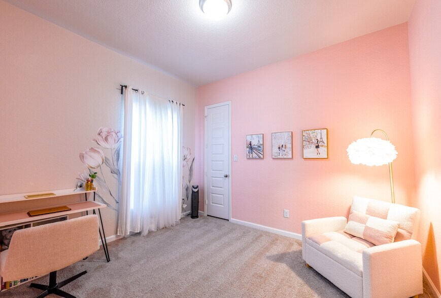 Building Photo - 14336 Apache Wls