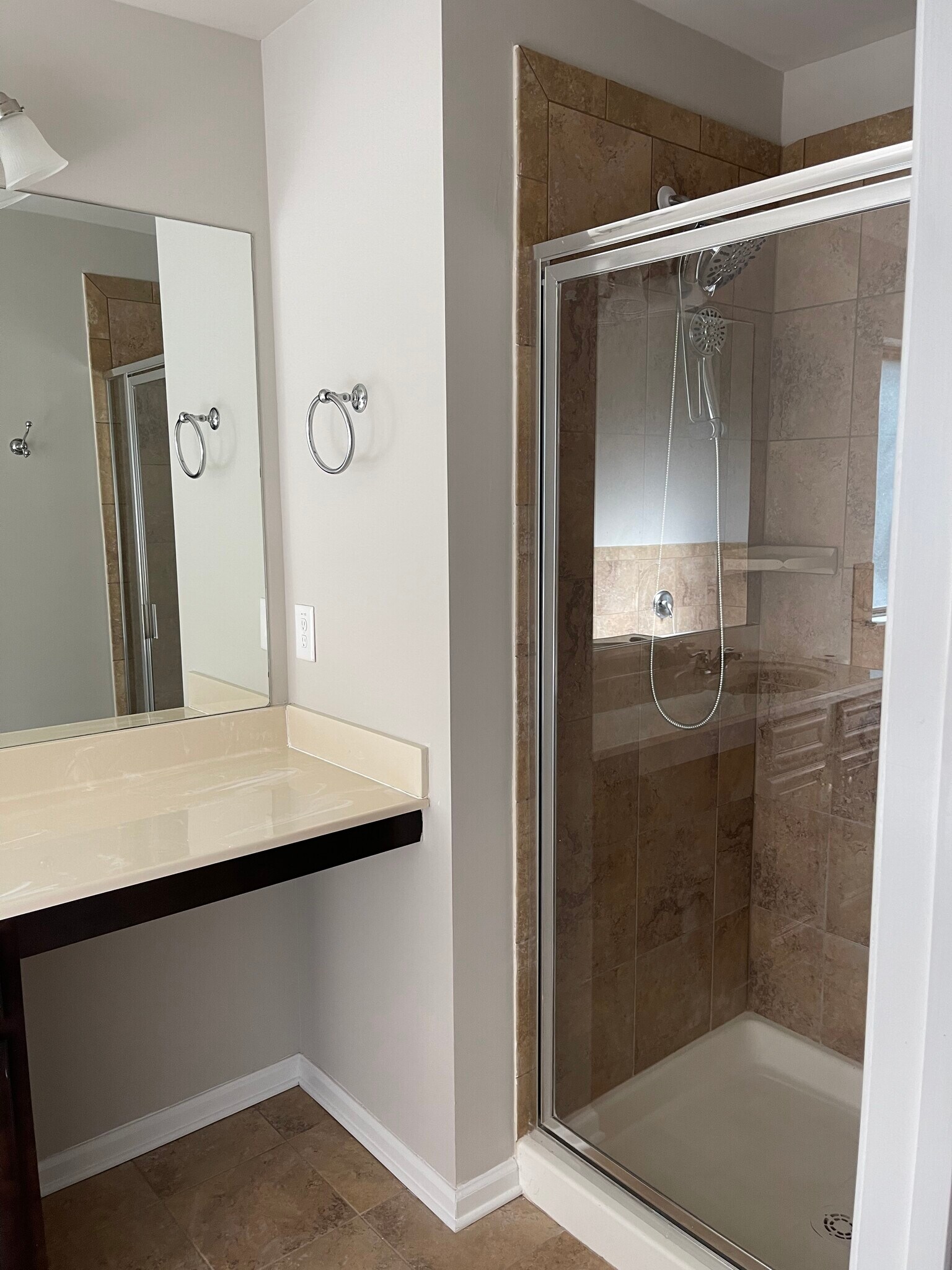 Upstairs Master bath - 6505 Muirfield Pt