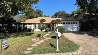 Building Photo - 1915 Longmeadow Dr