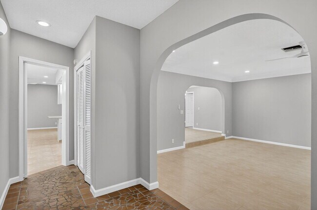 Building Photo - 1544 NW 9th St