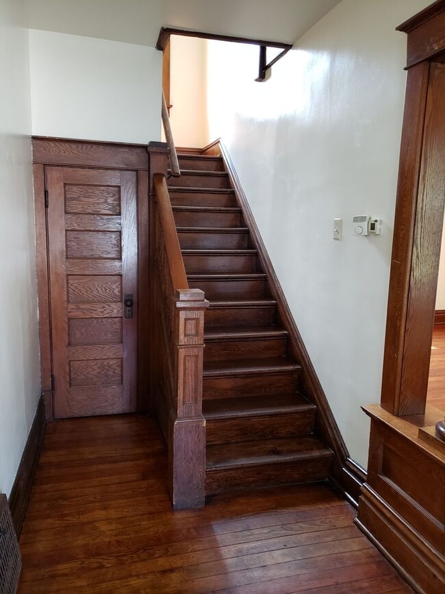 Building Photo - 3 BR Near Fort Wayne Zoo