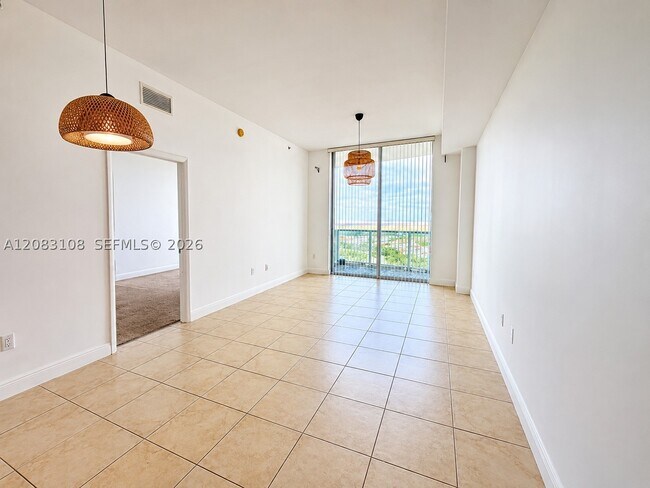 Building Photo - 2681 N Flamingo Rd